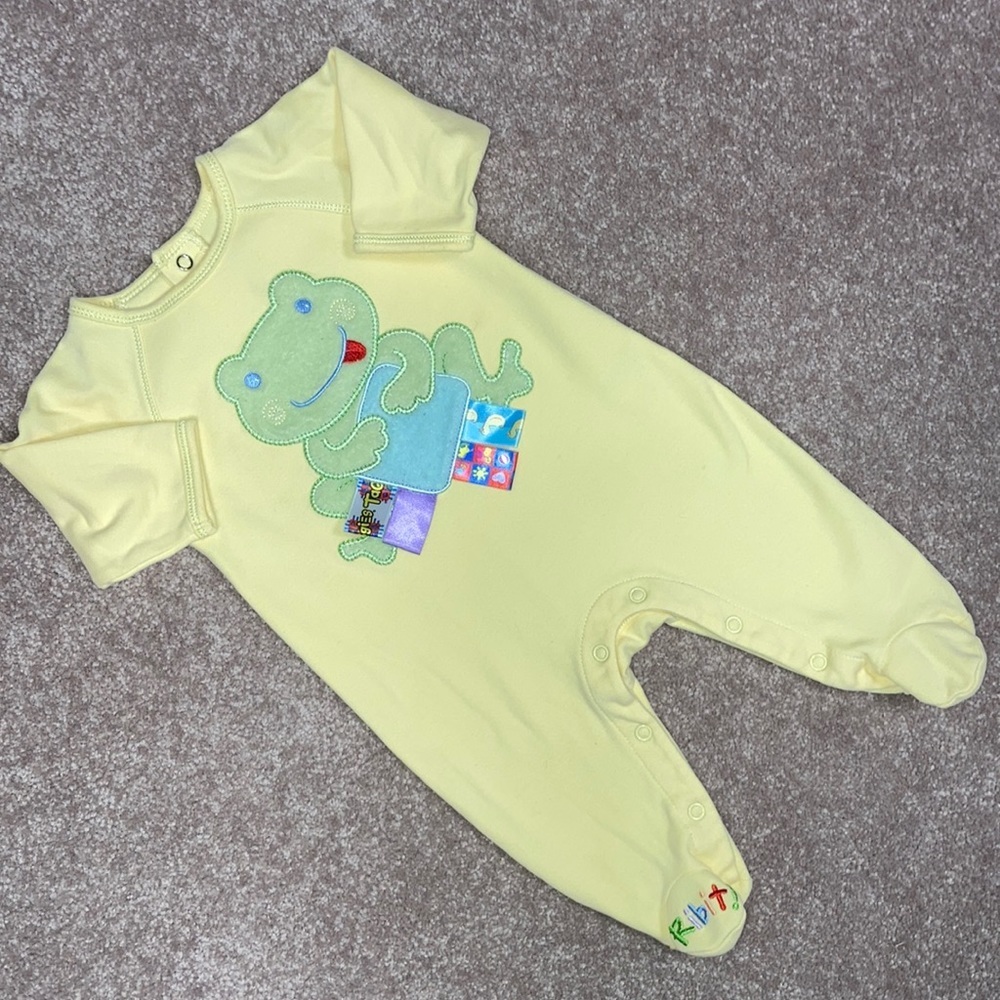 Taggies 0/3 months 9-12 lbs gender neutral frog sleeper